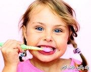 مسواک زدن و استفاده از نخ دندان برای کودکان