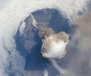 عکس آتشفشان از فضا