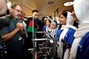 ساخت هواپیمای بدون سرنشین دختران افغان