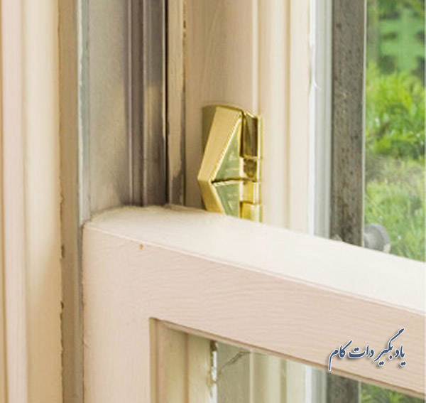 قفل های مناسب پنجره های دوجداره کشویی عمودی: قفل های گوه لولایی