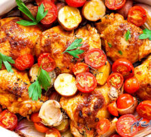 خوراک مرغ و سبزیجات با سس قرمز